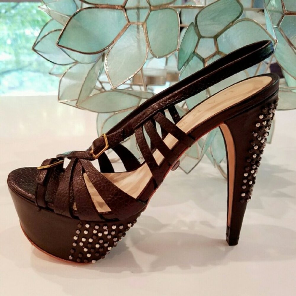 BLACK SHOE